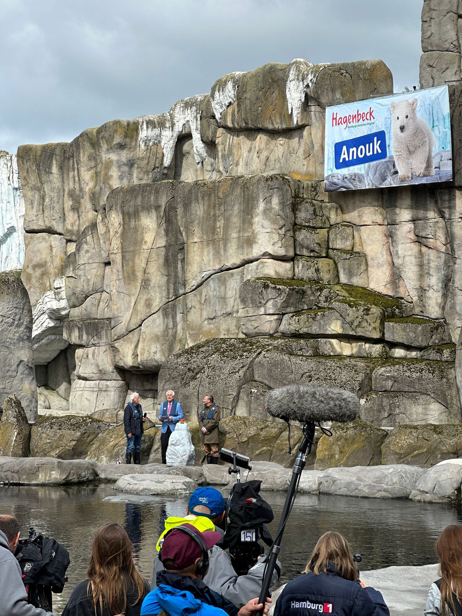 Taufe Eisbärbaby Anouk im Tierpark Hagenbeck