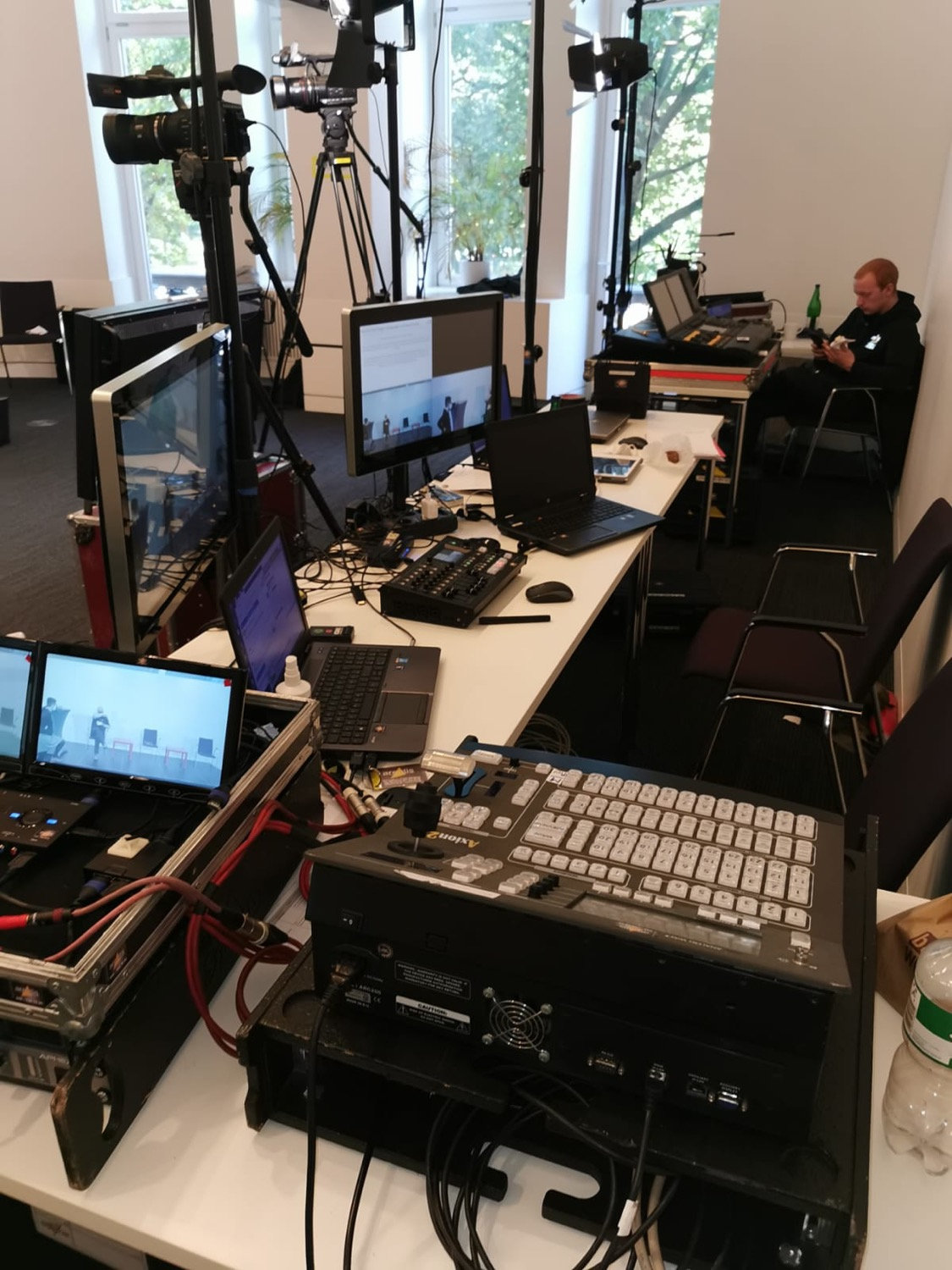 Online-Tagung im Konferenzraum am Hauptbahnhof